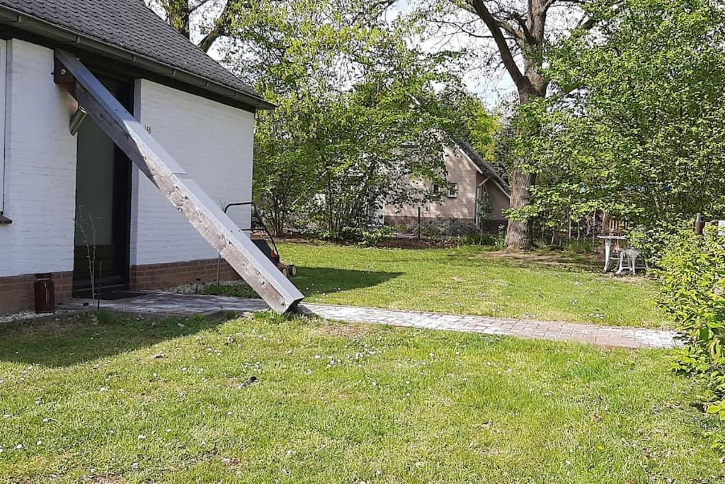 Vrijstaande Recreatievilla Met Ruime Omheinde Tuin Posterholt Exteriér fotografie