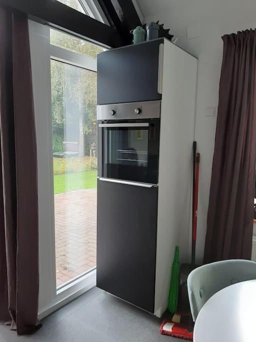Vrijstaande Recreatievilla Met Ruime Omheinde Tuin Posterholt Exteriér fotografie